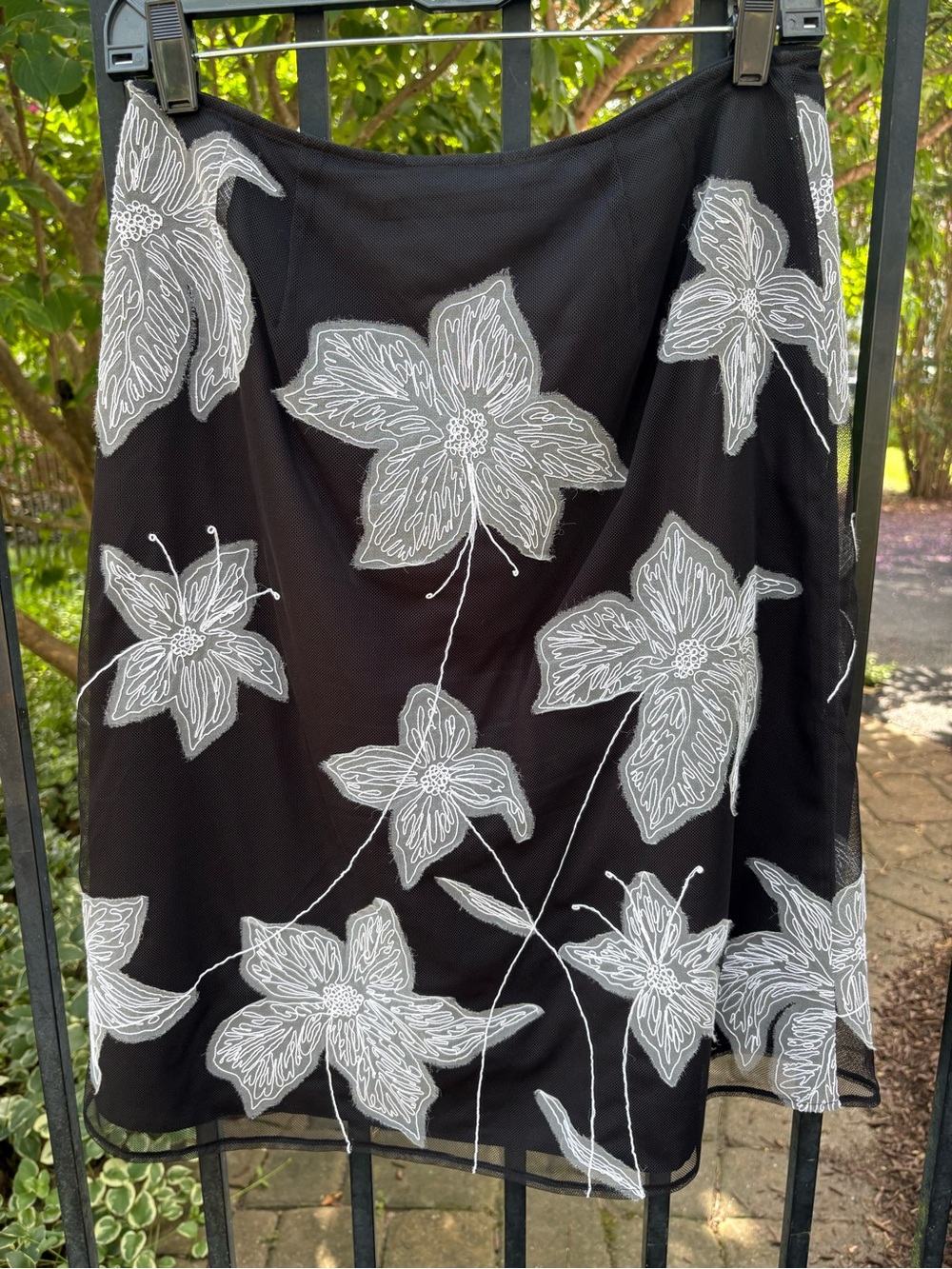 The Limited Black A-Line Tulle Skirt w/White Floral Appliqué Embroidered Overlay